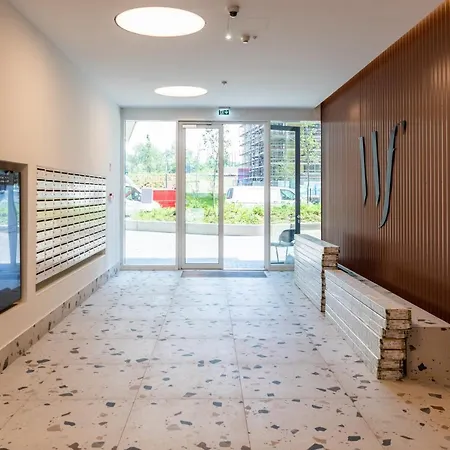 Apartman Sweet , 30sqm Studio, Free Private Parking, Mountain View, Balcony, 20 Min From Downtown Budapest