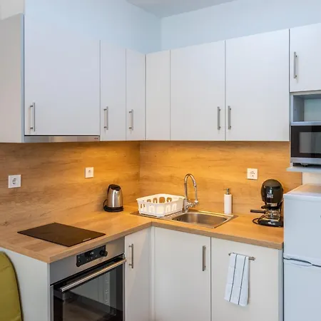 Sweet Studio: Mountain View Retreat With Parking Budapest