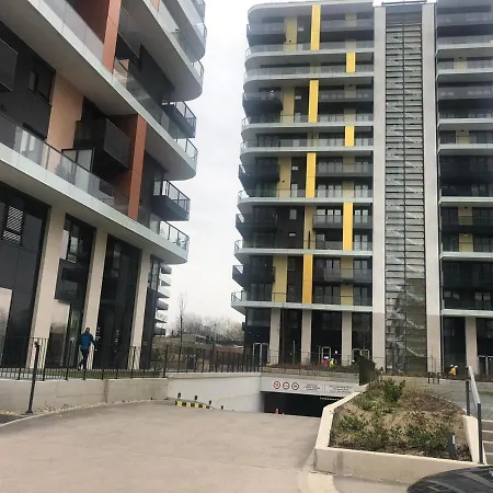 Sweet , 30sqm Studio, Free Private Parking, Mountain View, Balcony, 20 Min From Downtown * בודפשט