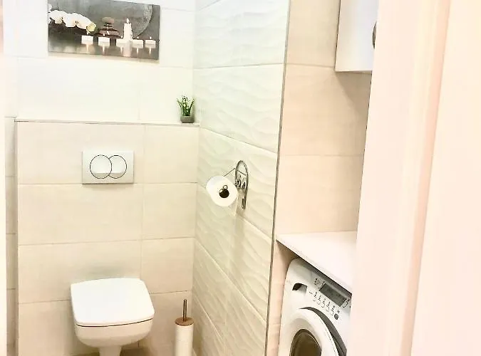 Sweet , 30sqm Studio, Free Private Parking, Mountain View, Balcony, 20 Min From Downtown Διαμέρισμα Βουδαπέστη