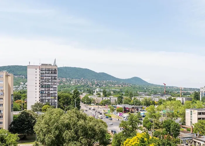 Sweet , 30sqm Studio, Free Private Parking, Mountain View, Balcony, 20 Min From Downtown Διαμέρισμα