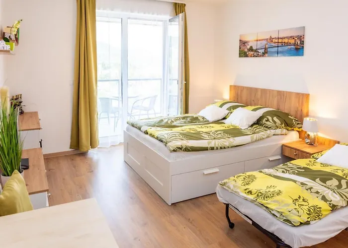 Sweet , 30sqm Studio, Free Private Parking, Mountain View, Balcony, 20 Min From Downtown Διαμέρισμα *