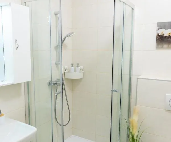 Sweet , 30sqm Studio, Free Private Parking, Mountain View, Balcony, 20 Min From Downtown * Βουδαπέστη
