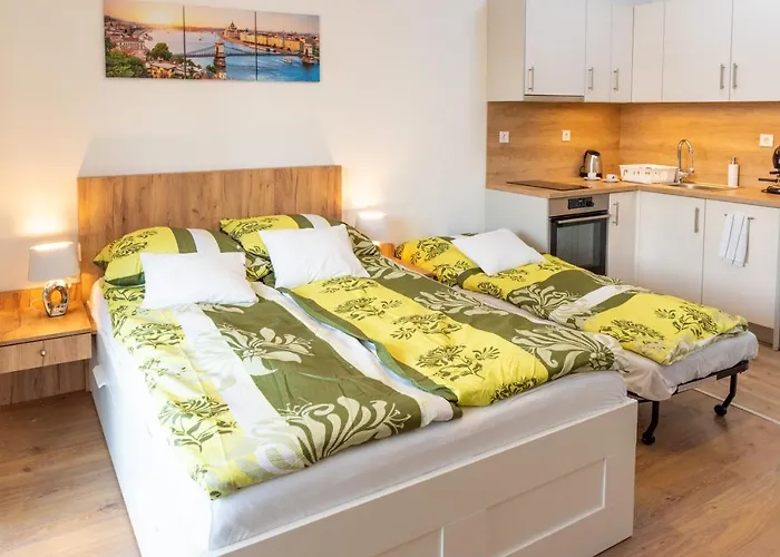 Διαμέρισμα Sweet , 30sqm Studio, Free Private Parking, Mountain View, Balcony, 20 Min From Downtown Βουδαπέστη