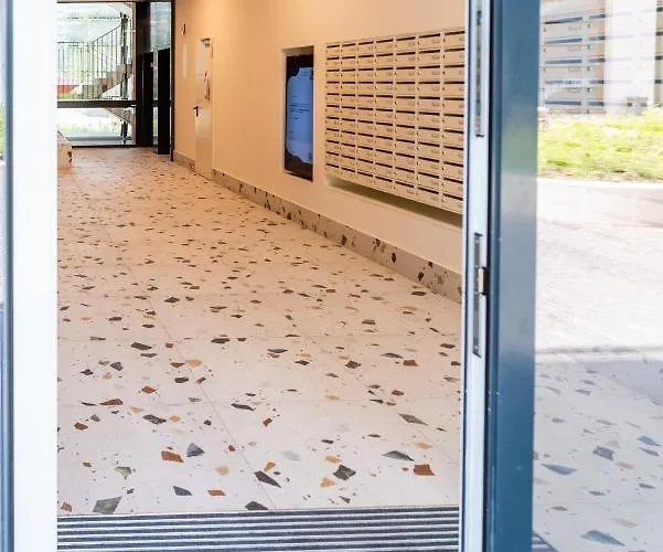 Διαμέρισμα Sweet , 30sqm Studio, Free Private Parking, Mountain View, Balcony, 20 Min From Downtown Βουδαπέστη