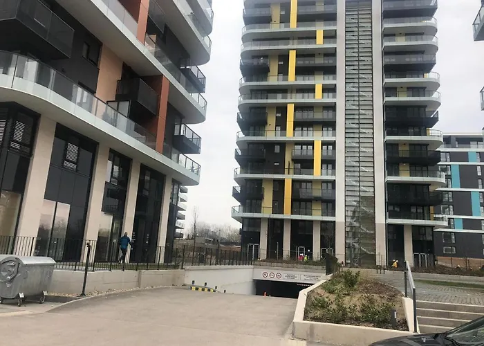 Sweet , 30sqm Studio, Free Private Parking, Mountain View, Balcony, 20 Min From Downtown * Βουδαπέστη