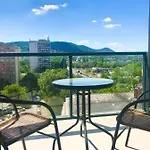 Sweet Studio: Mountain View Retreat With Parking * Budapest