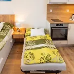 Sweet Studio: Mountain View Retreat With Parking * Budapest