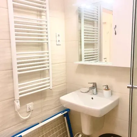 아파트 Sweet , 30sqm Studio, Free Private Parking, Mountain View, Balcony, 20 Min From Downtown *