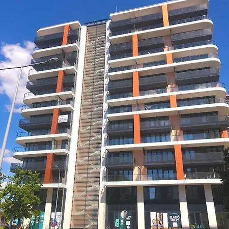 Lejlighed Sweet , 30sqm Studio, Free Private Parking, Mountain View, Balcony, 20 Min From Downtown *