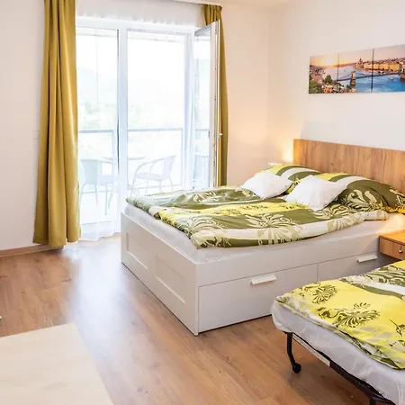 Sweet , 30sqm Studio, Free Private Parking, Mountain View, Balcony, 20 Min From Downtown Apartment *